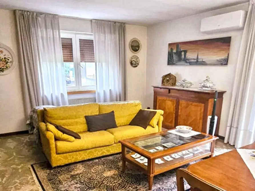 Immagine 2 di Villa in vendita  in Via Antonibon, 12, 36055 Nove VI, Italia a Nove