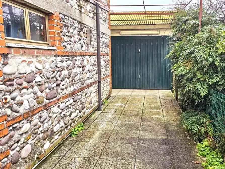 Immagine 13 di Villa in vendita  in Via Antonibon, 12, 36055 Nove VI, Italia a Nove