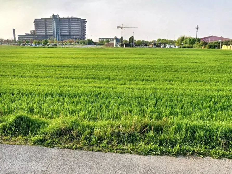 Immagine 2 di Terreno in vendita  in Via Marcon, 36061 Bassano del Grappa VI, Italia a Bassano Del Grappa