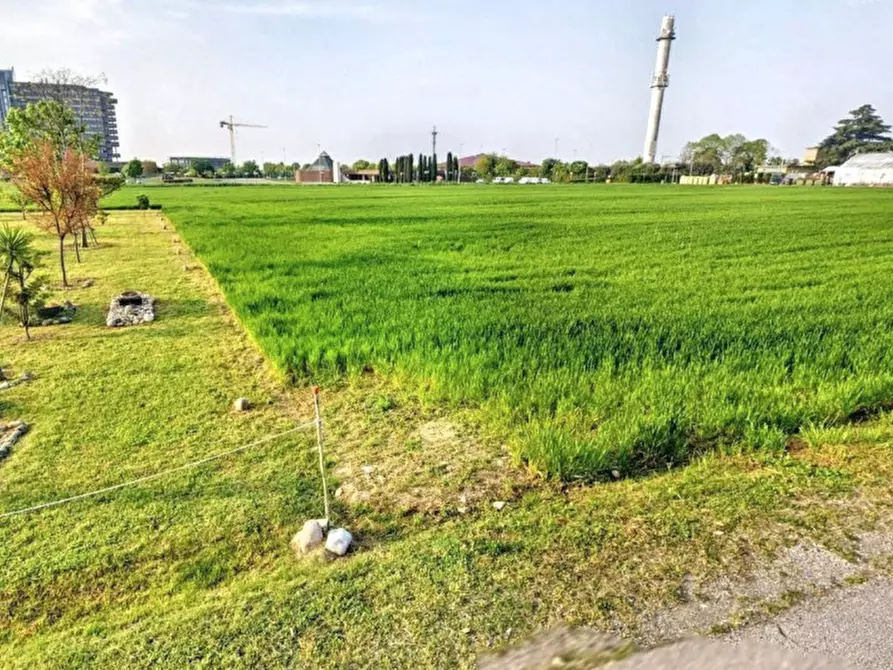 Immagine 5 di Terreno in vendita  in Via Marcon, 36061 Bassano del Grappa VI, Italia a Bassano Del Grappa