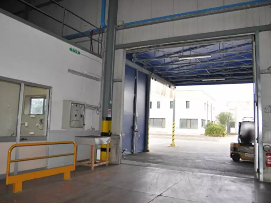 Immagine 12 di Capannone industriale in vendita  in Contrada San Nicola, N. 16 a Melfi