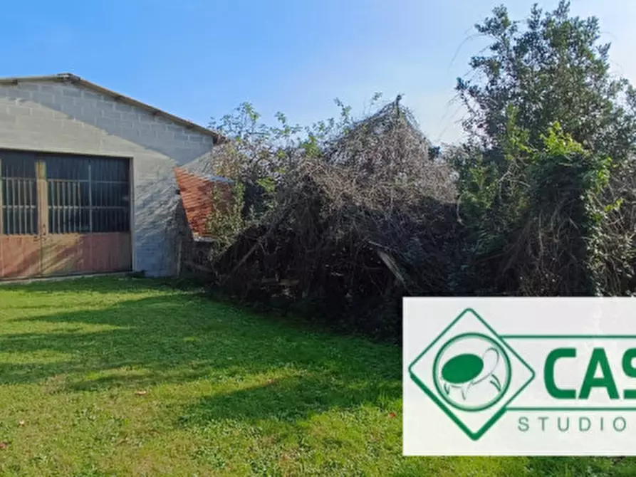 Immagine 5 di Magazzino in vendita  in Contrada Furiasse a Macerata