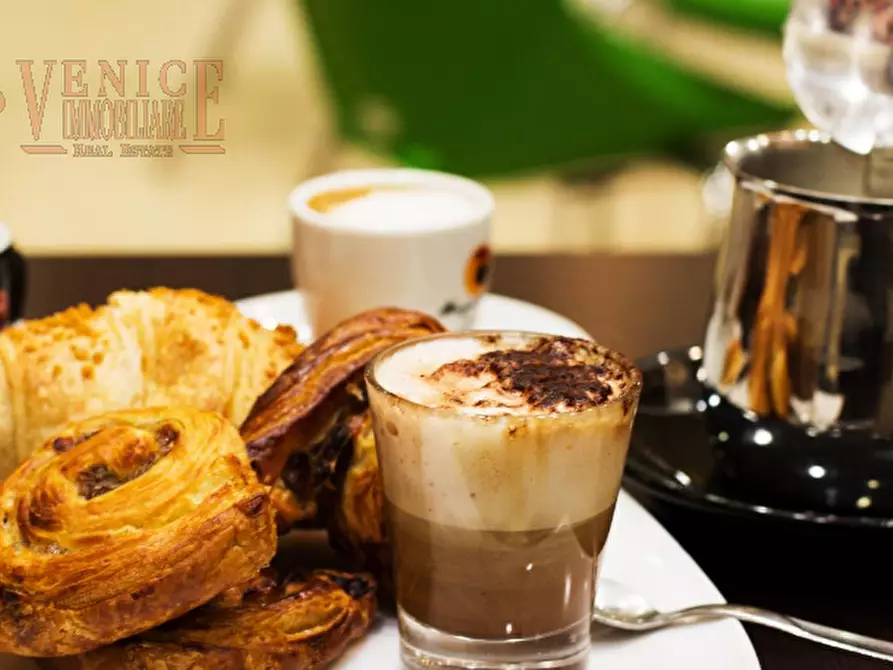 Immagine 2 di Attività commerciale in vendita  in via borgo cavour a Treviso