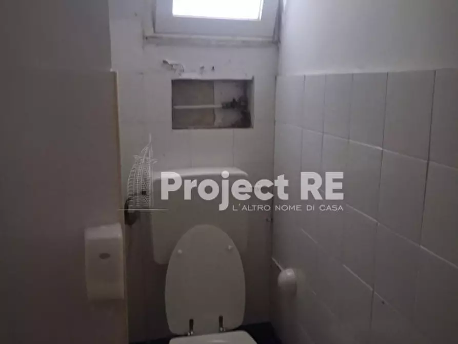 Immagine 13 di Negozio in affitto  in tra Via Cardinale e Via Tripepi a Reggio Di Calabria