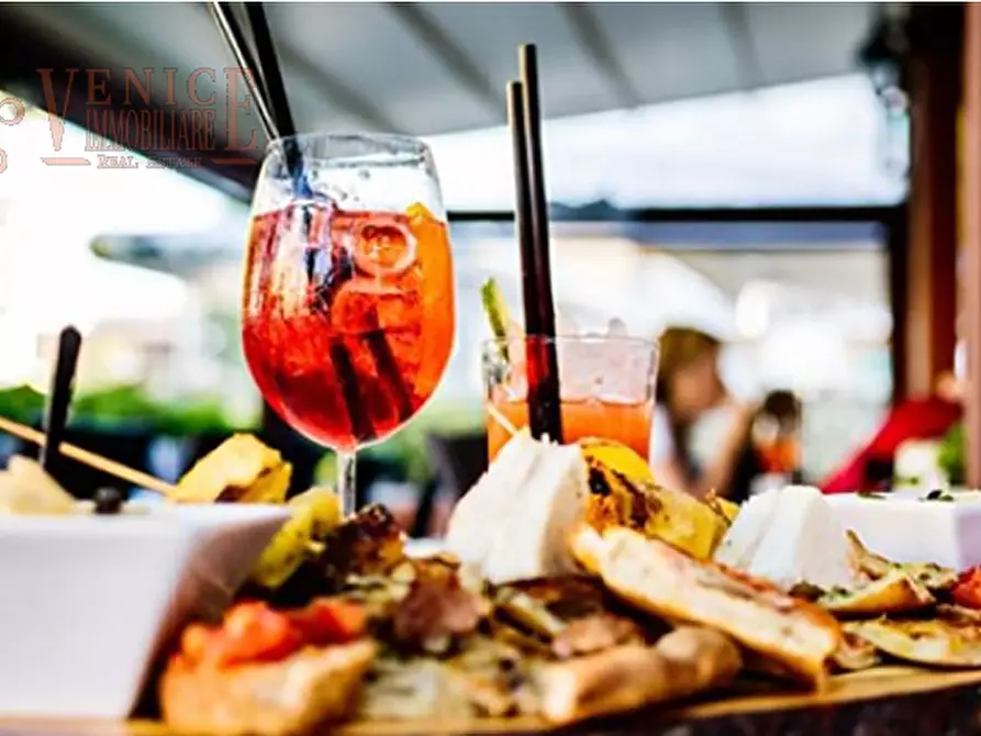 Immagine 6 di Attività commerciale in vendita  a Treviso