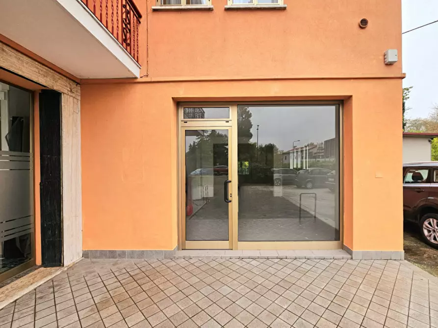 Immagine 7 di Negozio in affitto  in via padana inferiore a Este