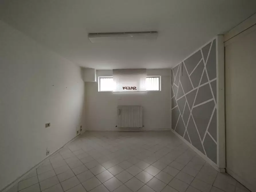Immagine 11 di Ufficio in affitto  in Via Renato Paolini a Pescara
