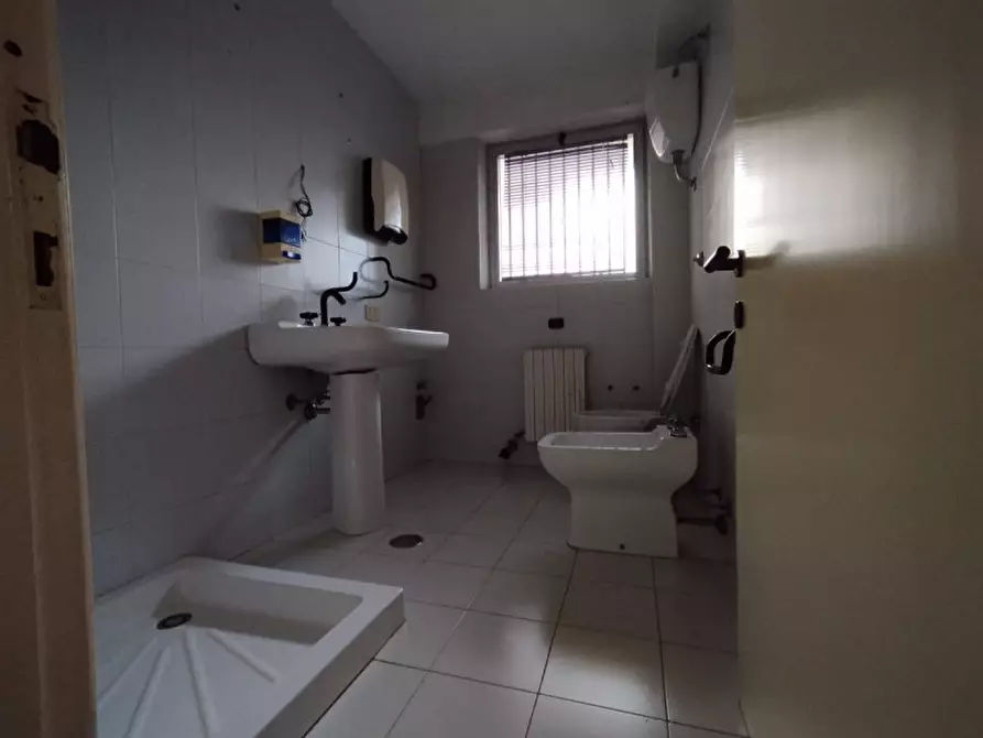 Immagine 14 di Ufficio in affitto  in Via Renato Paolini a Pescara