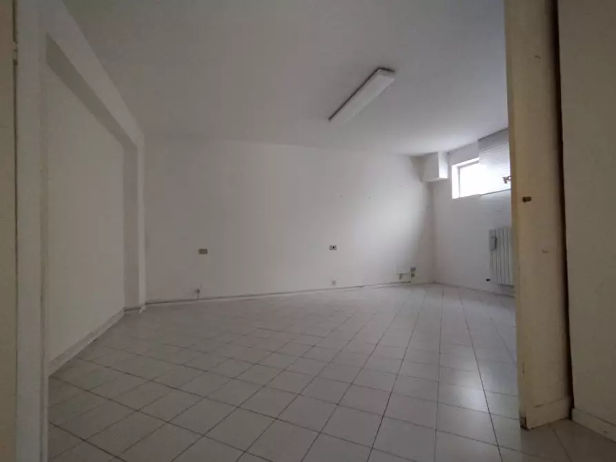 Immagine 16 di Ufficio in affitto  in Via Renato Paolini a Pescara