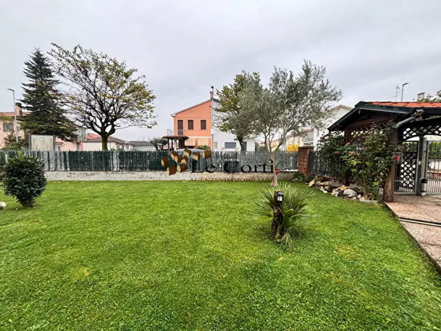 Immagine 26 di Villetta a schiera in vendita  a Lonigo