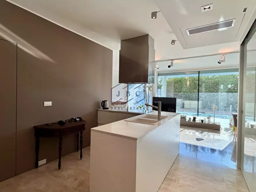 Immagine 5 di Villetta a schiera in vendita  in Via Lombardia a Jesolo