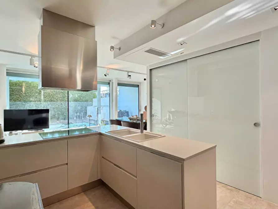 Immagine 6 di Villetta a schiera in vendita  in Via Lombardia a Jesolo