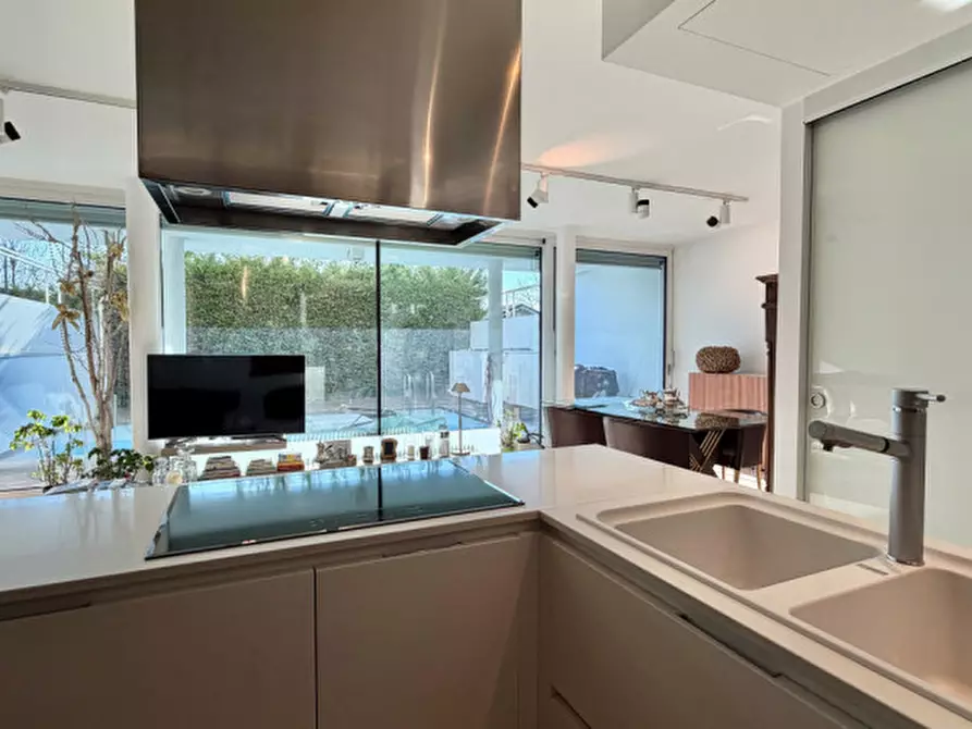 Immagine 7 di Villetta a schiera in vendita  in Via Lombardia a Jesolo