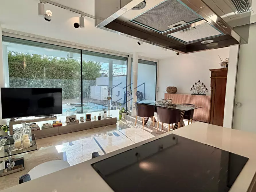 Immagine 8 di Villetta a schiera in vendita  in Via Lombardia a Jesolo