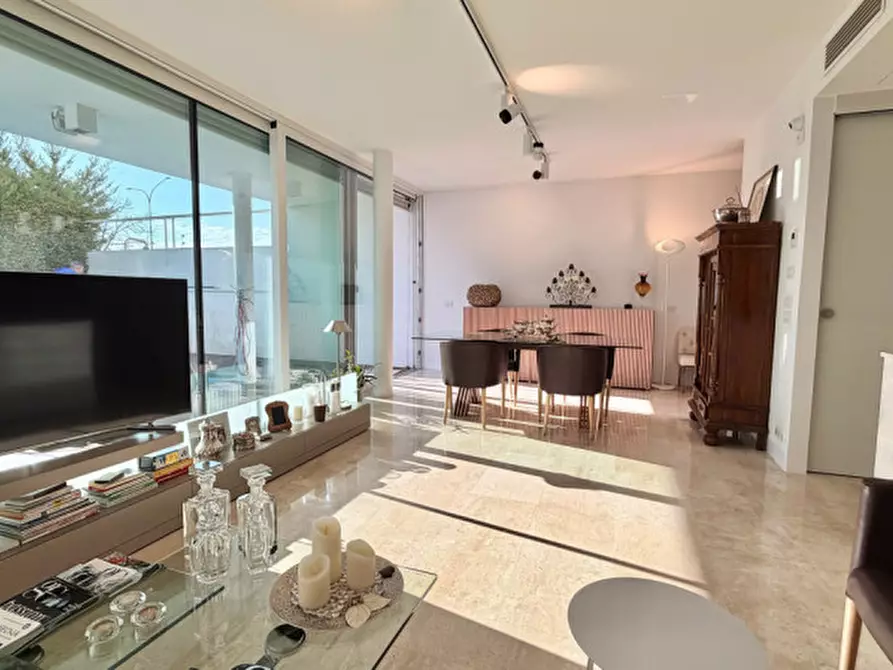 Immagine 11 di Villetta a schiera in vendita  in Via Lombardia a Jesolo