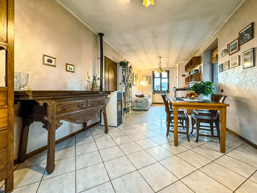 Immagine 7 di Casa bifamiliare in vendita  in via Cureggio 26 a Borgomanero