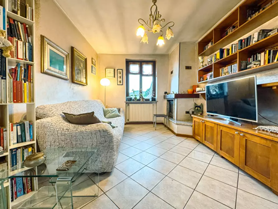 Immagine 8 di Casa bifamiliare in vendita  in via Cureggio 26 a Borgomanero