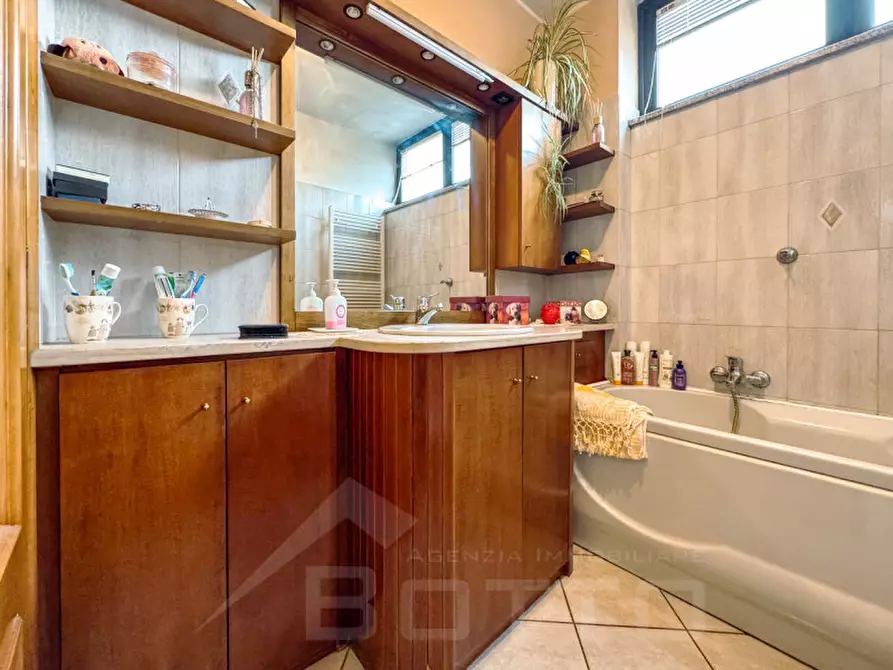 Immagine 17 di Casa bifamiliare in vendita  in via Cureggio 26 a Borgomanero