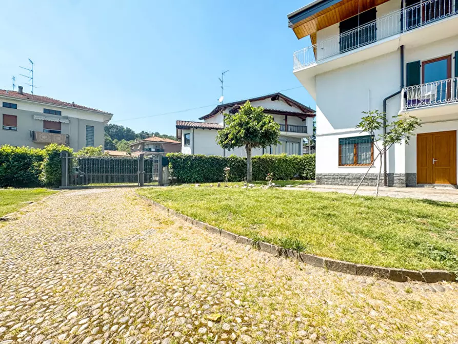 Immagine 39 di Casa bifamiliare in vendita  in via Cureggio 26 a Borgomanero