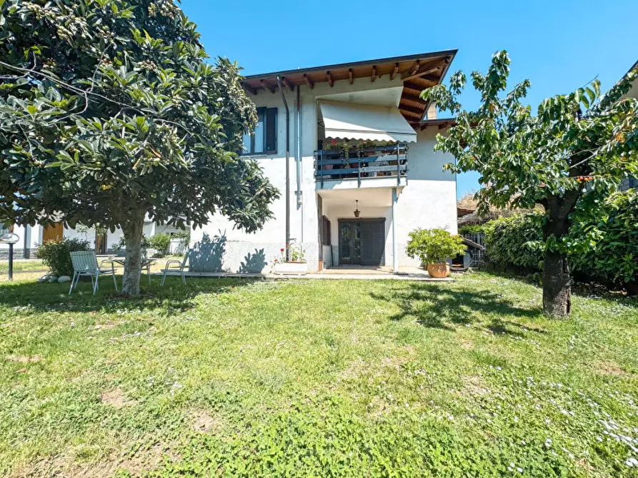 Immagine 40 di Casa bifamiliare in vendita  in via Cureggio 26 a Borgomanero