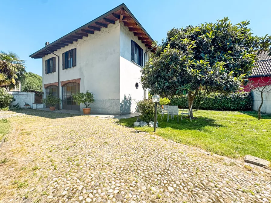 Immagine 41 di Casa bifamiliare in vendita  in via Cureggio 26 a Borgomanero