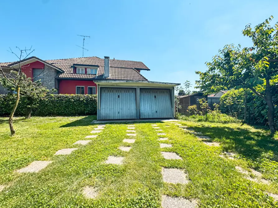 Immagine 43 di Casa bifamiliare in vendita  in via Cureggio 26 a Borgomanero