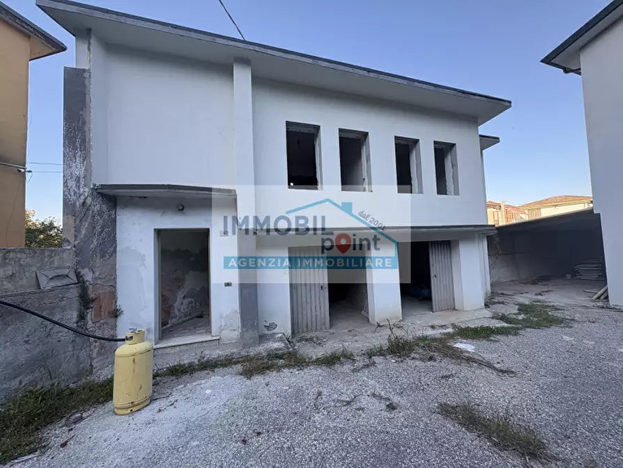 Immagine 2 di Appartamento in vendita  in Via Giordano Forzaté a Cervarese Santa Croce