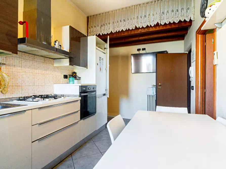 Immagine 8 di Appartamento in vendita  in Viale Antonio Gramsci, 31 a Parma