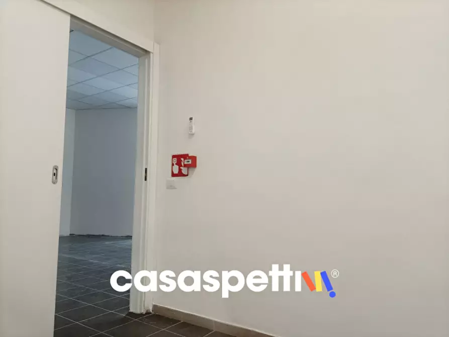 Immagine 5 di Negozio in affitto  in Lungomare Cristoforo Colombo, 224/226 a Salerno