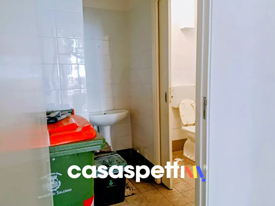 Immagine 7 di Negozio in affitto  in Lungomare Cristoforo Colombo, 224/226 a Salerno