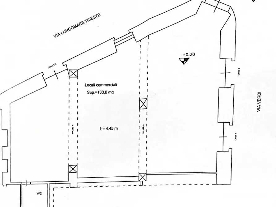 Immagine 1 di Negozio in affitto  in Lungomare Cristoforo Colombo, 224/226 a Salerno
