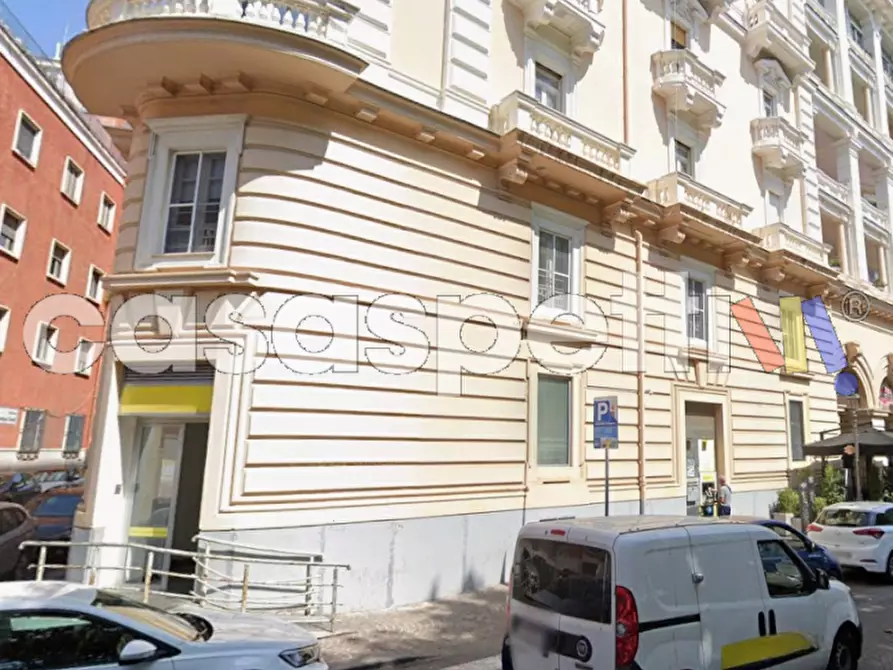 Immagine 3 di Negozio in affitto  in Lungomare Cristoforo Colombo, 224/226 a Salerno