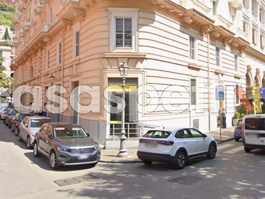 Immagine 5 di Negozio in affitto  in Lungomare Cristoforo Colombo, 224/226 a Salerno