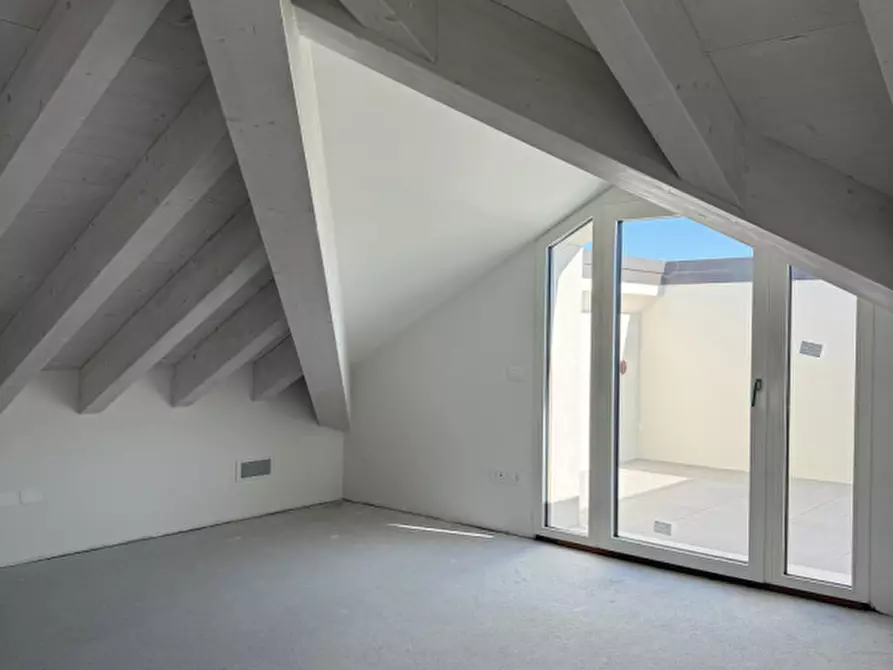 Immagine 9 di Appartamento in vendita  in Via L. Puppati a Castelfranco Veneto