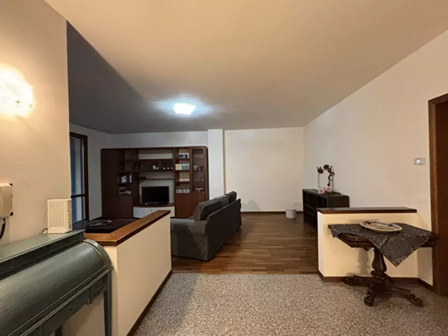 Immagine 26 di Camera in affitto  in Via Aldo Moro 81 a Colorno