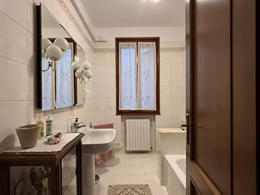 Immagine 30 di Camera in affitto  in Via Aldo Moro 81 a Colorno