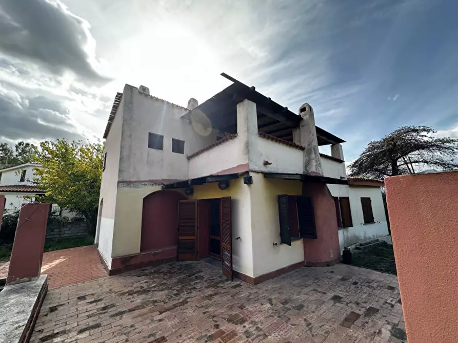 Immagine 2 di Villa in vendita  in Via Londra a Posada