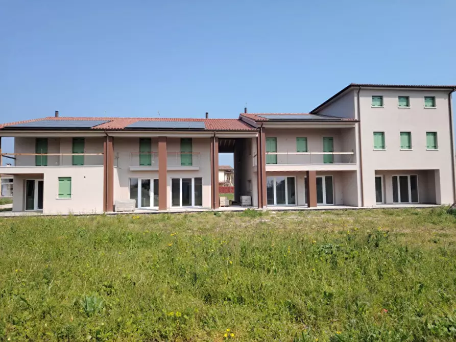 Immagine 2 di Villetta a schiera in affitto  a San Zenone Degli Ezzelini