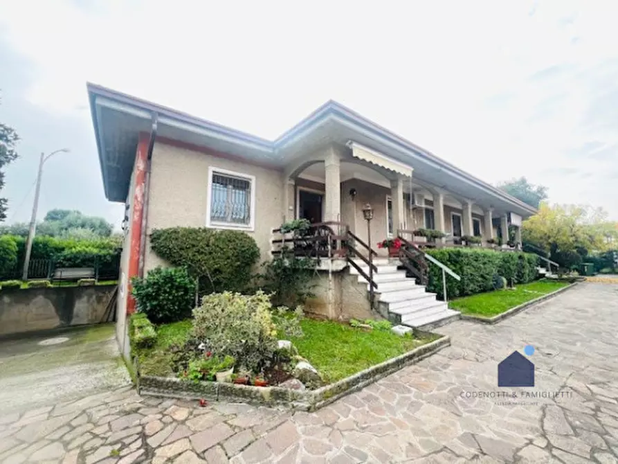 Immagine 33 di Casa bifamiliare in vendita  in Via Evaristo Almici a Rezzato