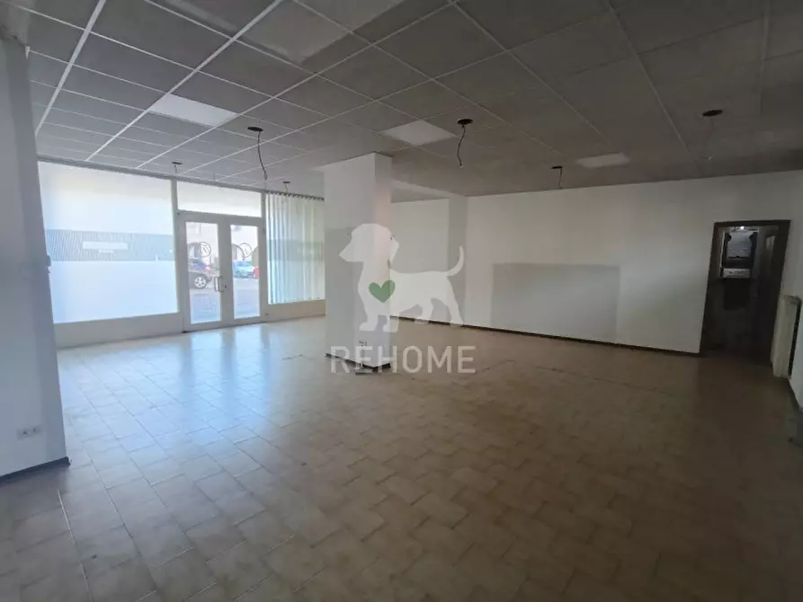 Immagine 4 di Negozio in vendita  in Via Villa, 85 a Artegna