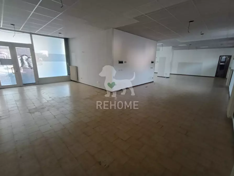 Immagine 8 di Negozio in vendita  in Via Villa, 85 a Artegna