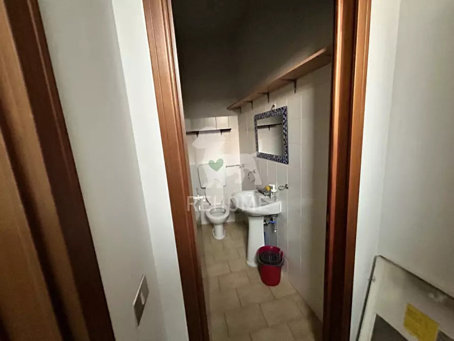 Immagine 17 di Negozio in vendita  in Via Villa, 85 a Artegna