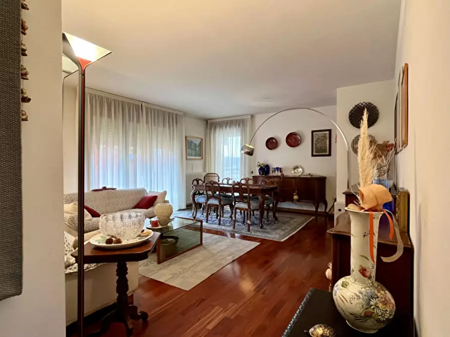 Immagine 1 di Appartamento in vendita  in Via Vincenzo Periz a Vicenza