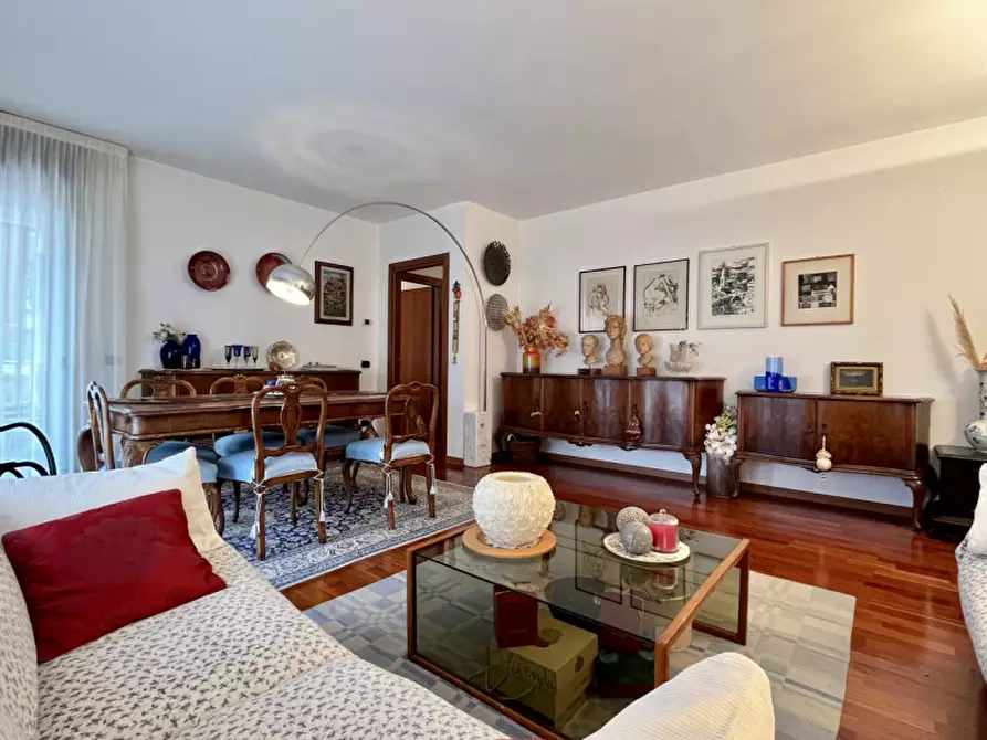 Immagine 4 di Appartamento in vendita  in Via Vincenzo Periz a Vicenza