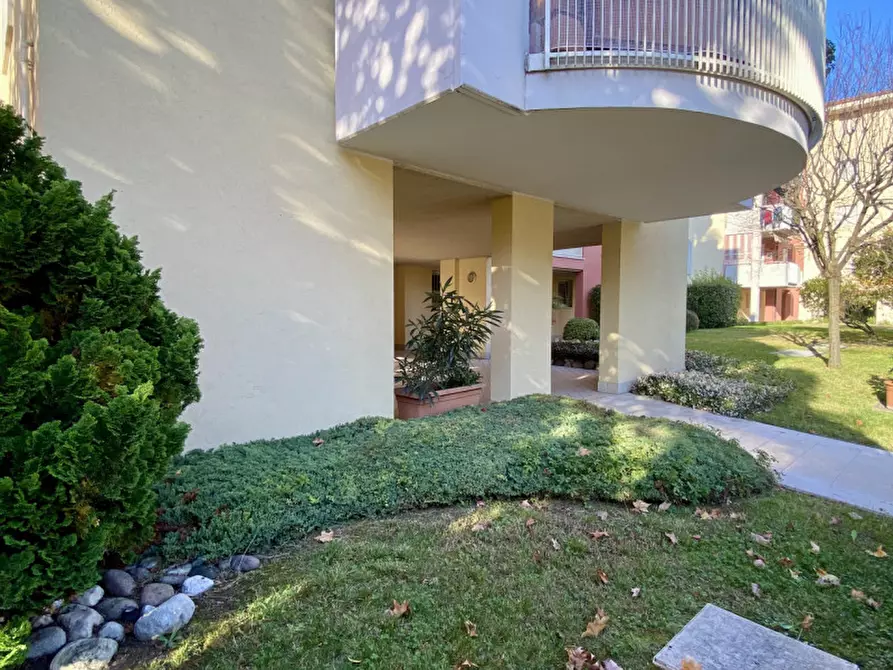 Immagine 37 di Appartamento in vendita  in Via Vincenzo Periz a Vicenza