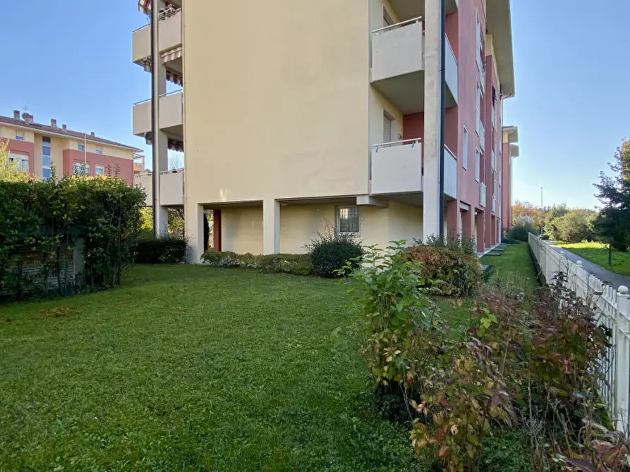 Immagine 41 di Appartamento in vendita  in Via Vincenzo Periz a Vicenza