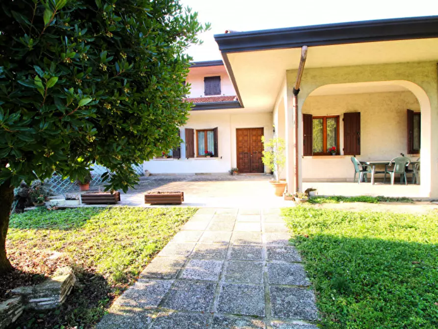Immagine 2 di Casa bifamiliare in vendita  in VIA BAGNO n. 12 a Cinto Euganeo