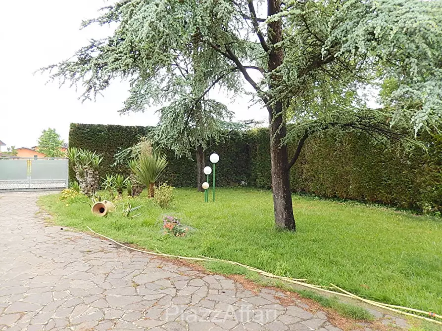 Immagine 6 di Casa indipendente in vendita  in Via Villa del Bosco a Correzzola