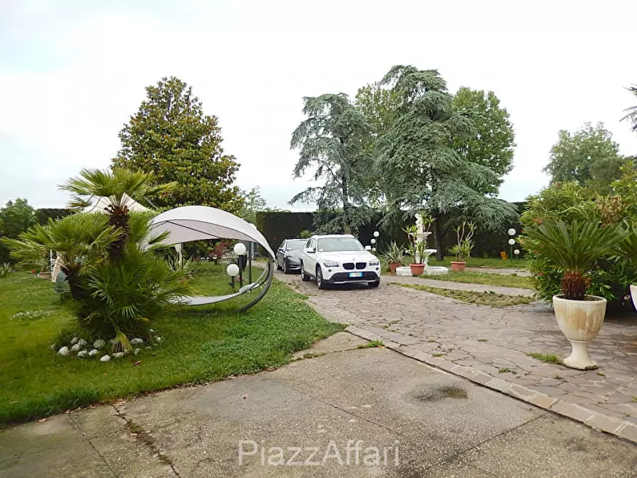 Immagine 10 di Casa indipendente in vendita  in Via Villa del Bosco a Correzzola