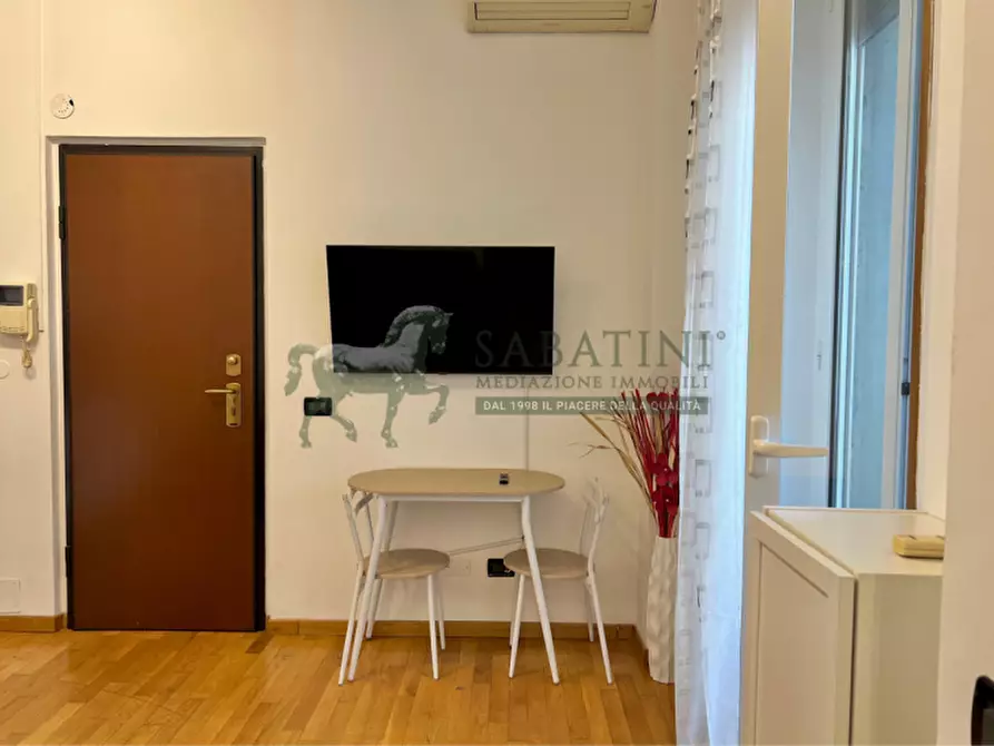 Immagine 5 di Appartamento in affitto  in via gustavo fara 17 a Milano